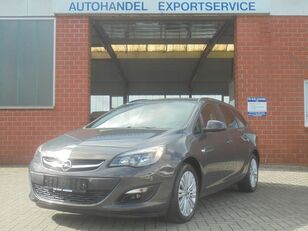 skadad Opel Astra J Sports Tourer Edition kombi