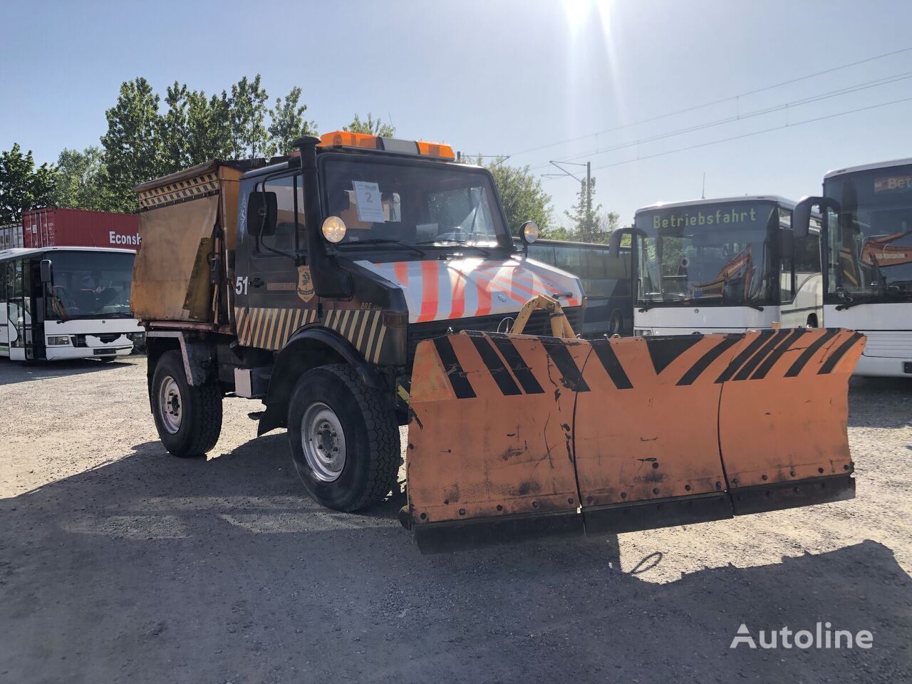 Mercedes-Benz Unimog 424 U1000 with Spreader  snöröjningsmaskin