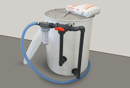 ny Hilltip BrineMixx™ salt brine maker with 500-3,000 L capacities monterad sandspridare